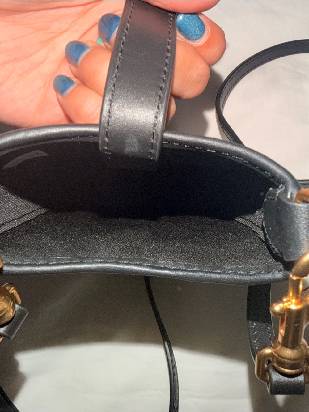 Tory Burch Black Crossbody with Gold Logo Snap Closure - Picture 4 of 12